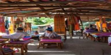 Jejak Tenun Digital Naik Daun di Pasar Mode Global